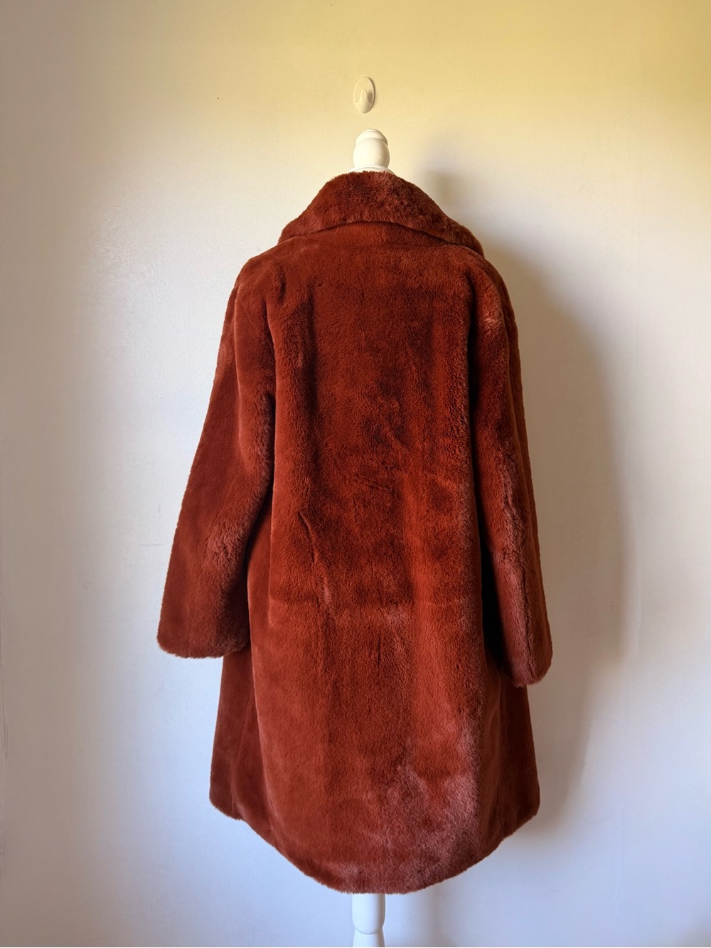 Brown faux fur coat - Picture 2 of 7